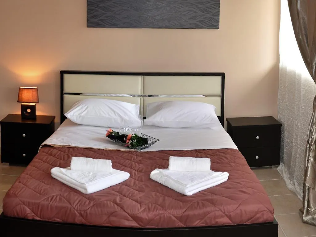 מטהמורפוסי Golden Beach Hotel 3*,  יוון