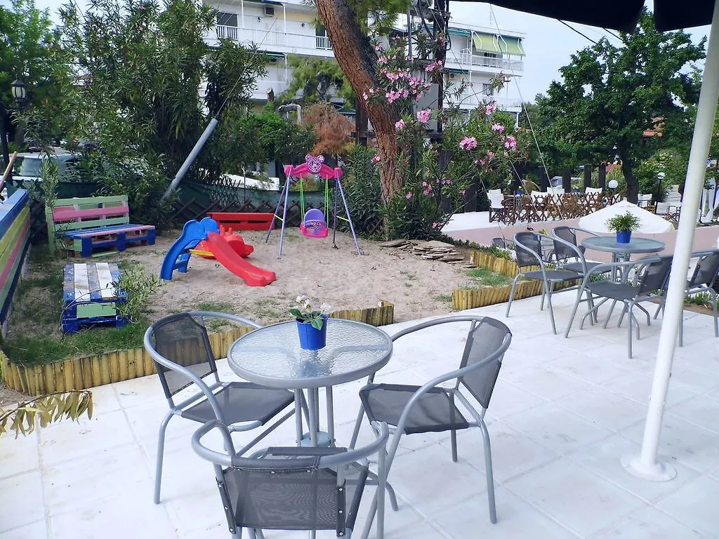 מטהמורפוסי Golden Beach Hotel