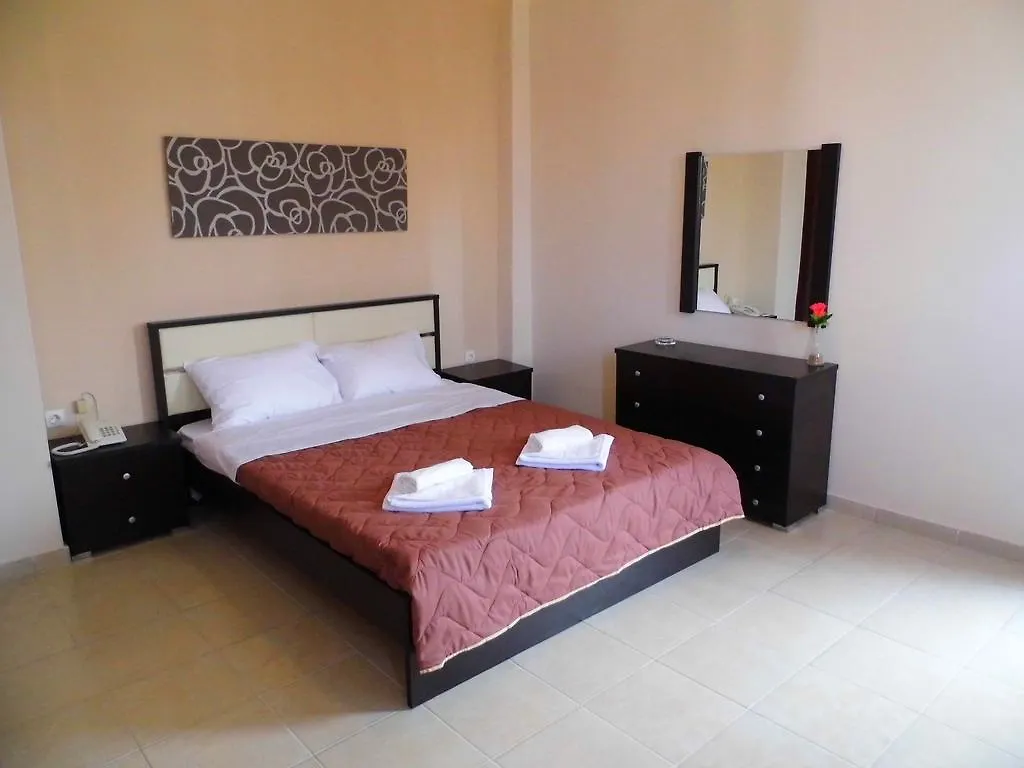 מטהמורפוסי Golden Beach Hotel