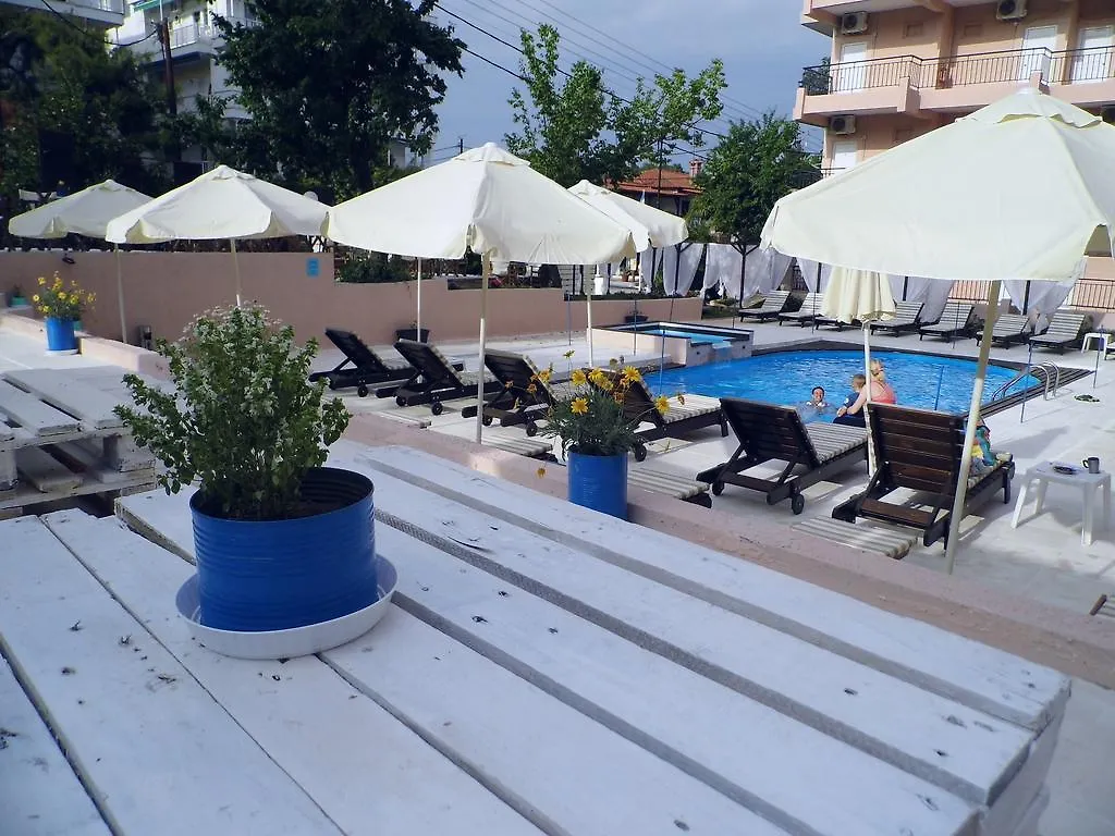 מטהמורפוסי Golden Beach Hotel