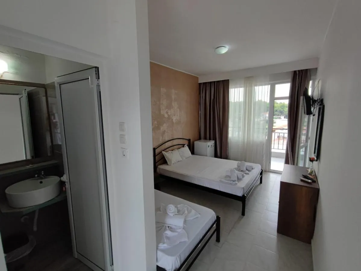 מטהמורפוסי Golden Beach Hotel