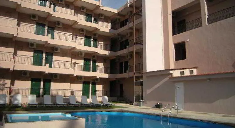 מטהמורפוסי Golden Beach Hotel יוון