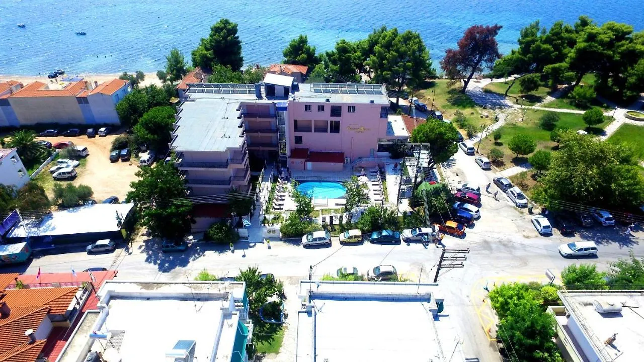 מטהמורפוסי Golden Beach Hotel