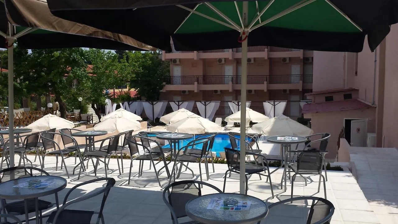 מטהמורפוסי Golden Beach Hotel