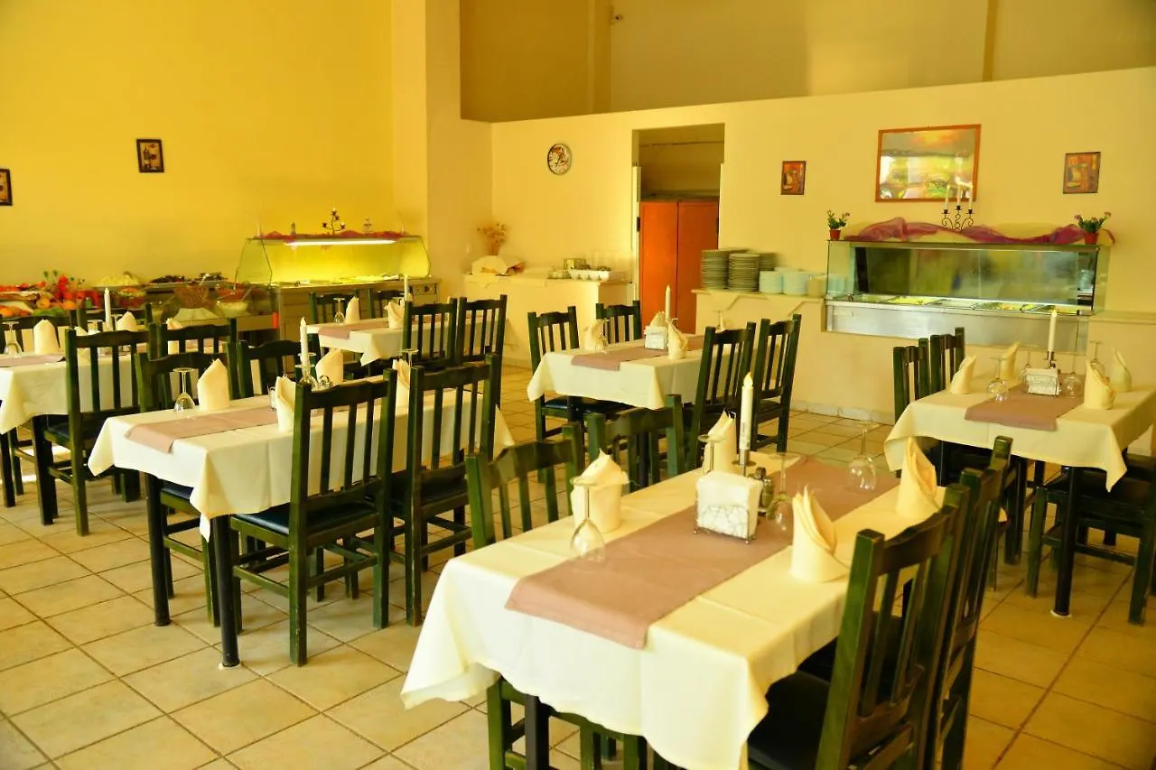 מטהמורפוסי Golden Beach Hotel