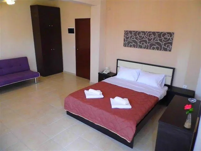 מטהמורפוסי Golden Beach Hotel